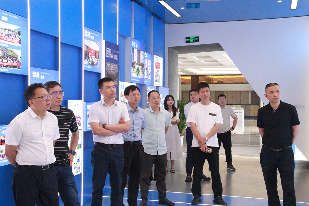云南省红河州绿色新型建材产业链考察团赴尊龙凯时人生就是搏考察交流 云南省红河州绿色新型建材产业链考察团赴尊龙凯时人生就是搏考察交流